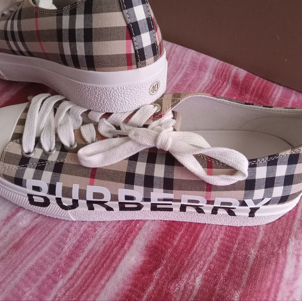 Burberry woman's shoes - Picture 6 of 16